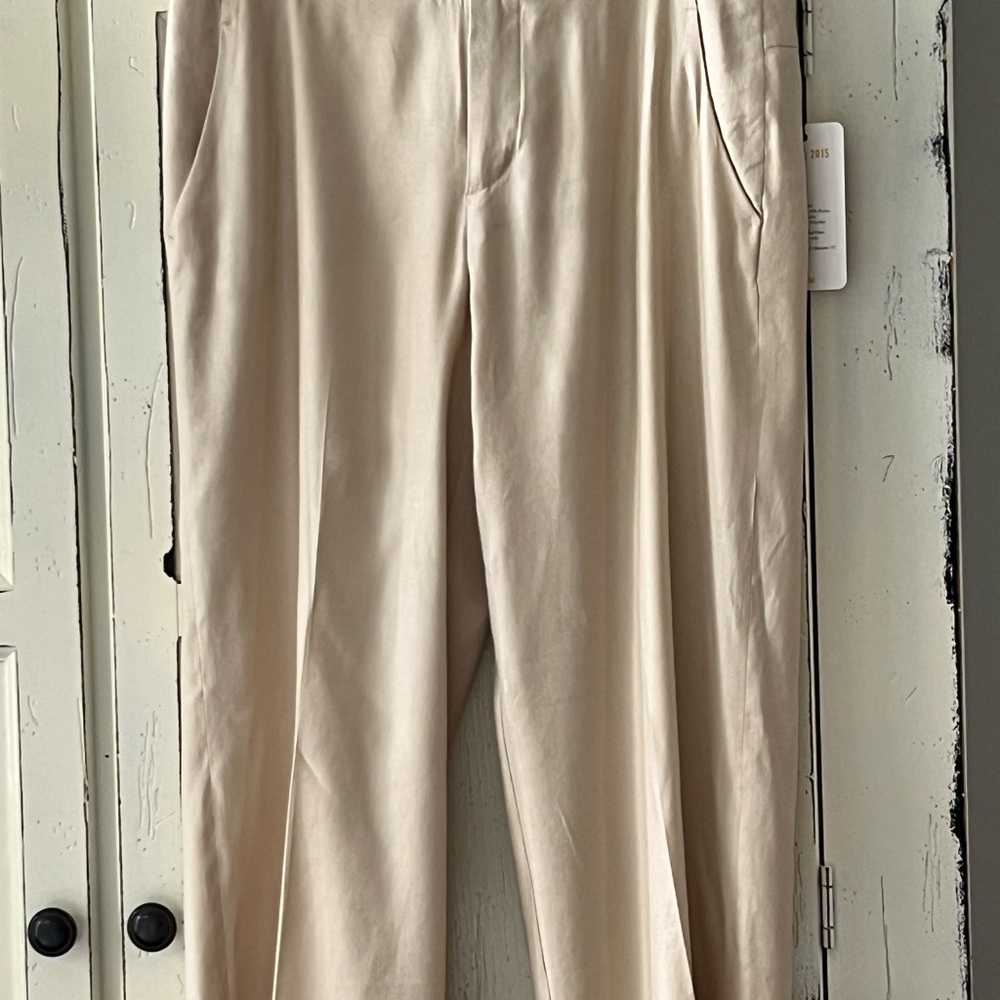 ♥️CAbi Cream Pants NWT Size 10